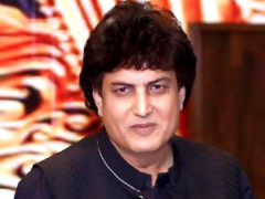 should-khalil-ur-rehman-qamar-be-stopped-on-the-tv-channels