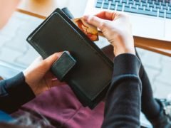 why-women-prefer-online-shopping-for-clothing-in-2020