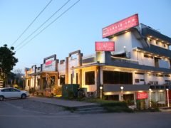 check-your-karachi-to-islamabad-ticket-price-to-visit-these-restaurants