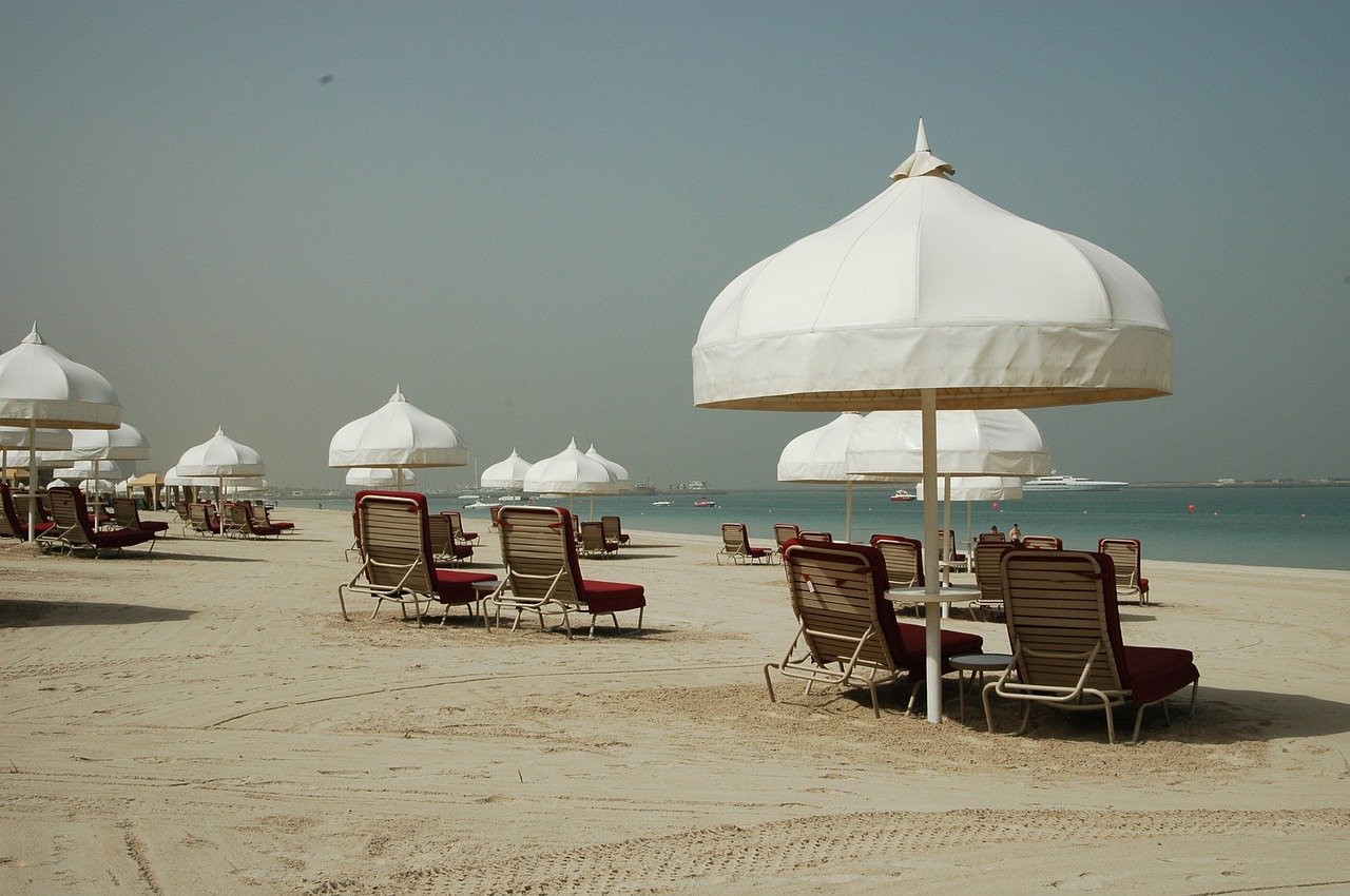 the-most-popular-and-worth-visiting-dubai Beaches-min